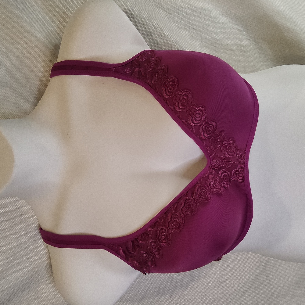 Molded cup wireless Bra 44B magenta fuchsia
